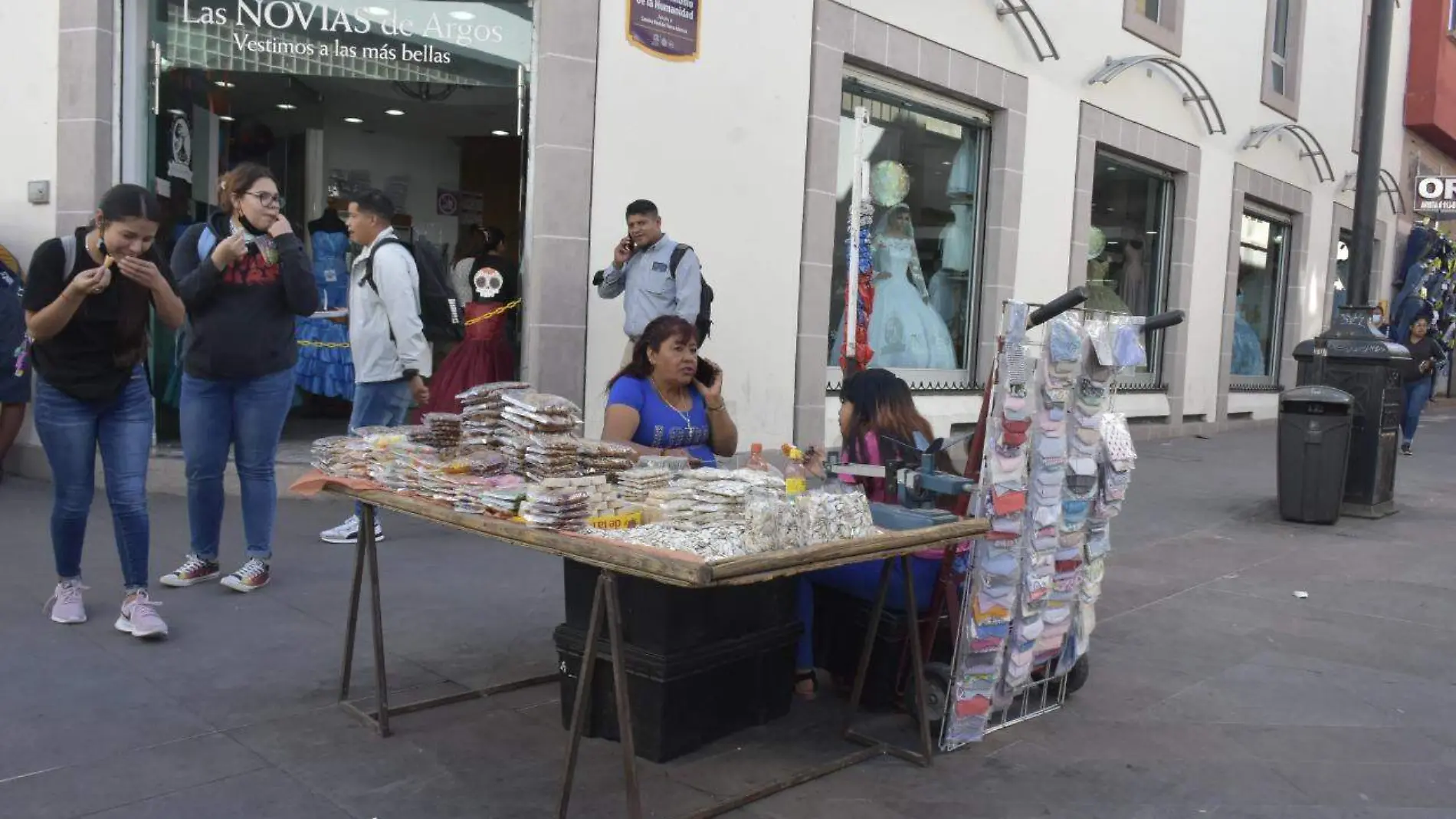 Ambulantaje en centro histórico puestos  (1)